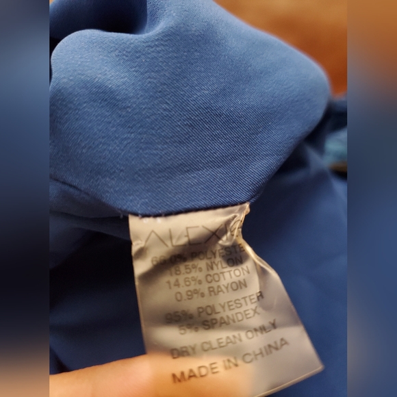 ALEXIS Marlowe Cold Shoulder Lace Midi Dress Blue XSmall Xs EUC K334 - Picture 6 of 6